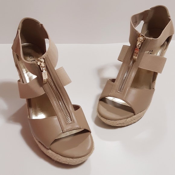 GUESS "Lora" zip-front espadrille - Picture 3 of 7